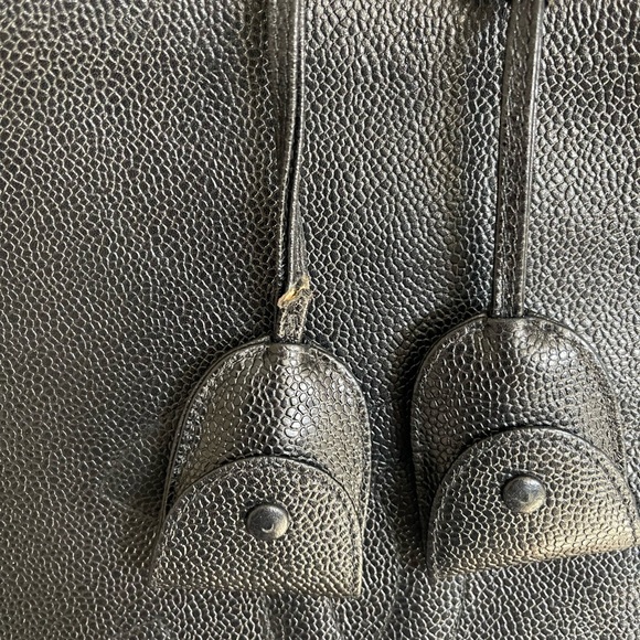 Chanel black leather bag with gold chain handle.There is a small cut on lock tag - Picture 5 of 14